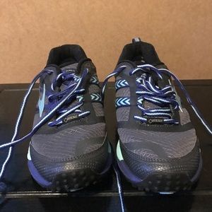 Brand new Brooks Cascadia trail running shoe